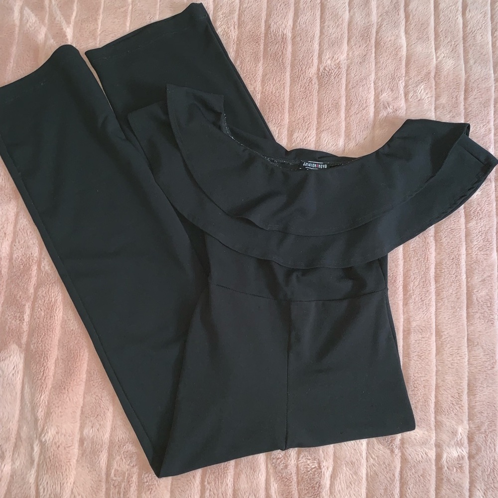 Fashion Nova off the shoulder Jumpsuit